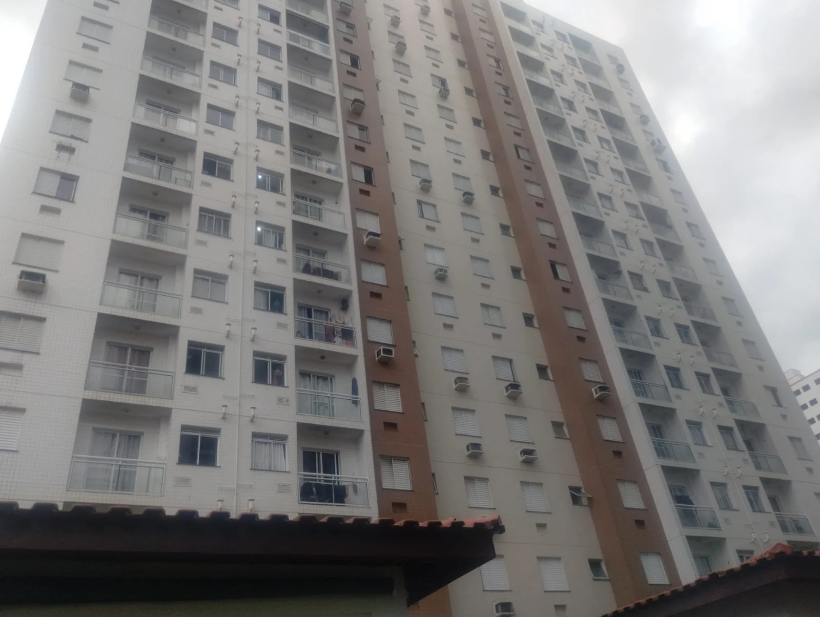 Apartamento com 2 dormitórios próximo à praia no bairro Ocian