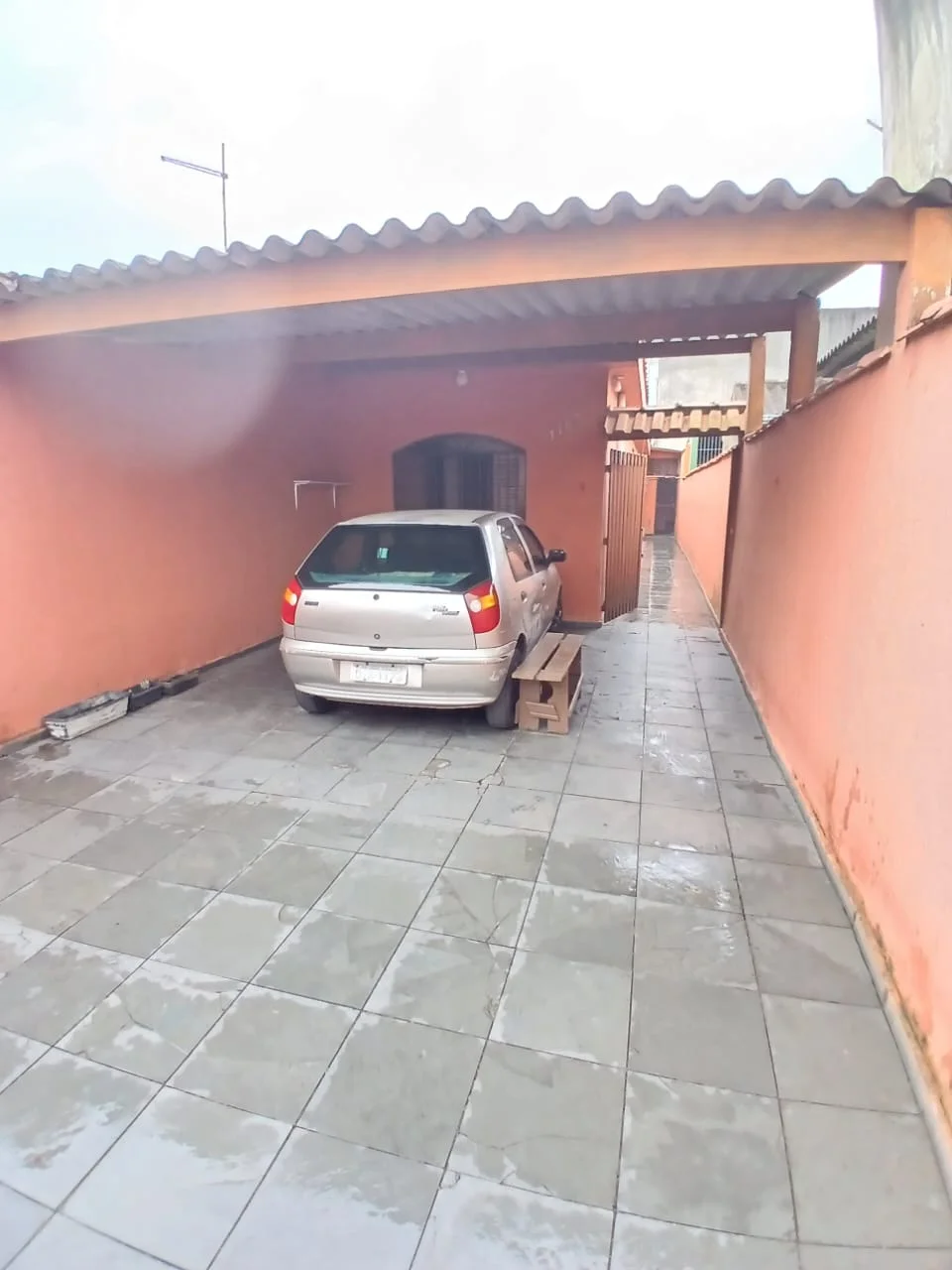 Casa com 2 dormitórios próximo à praia no bairro Campos Elíseos