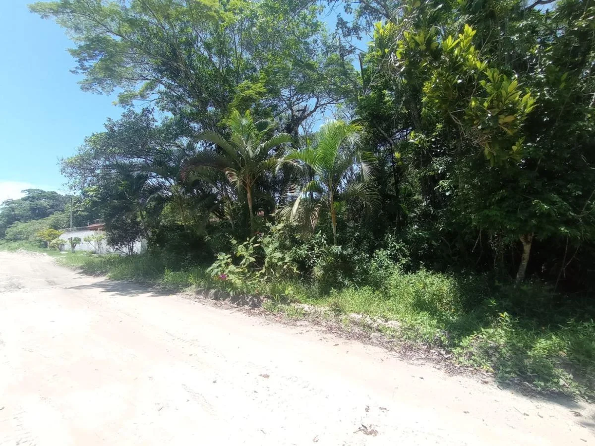Terreno próximo à praia no bairro São Fernando