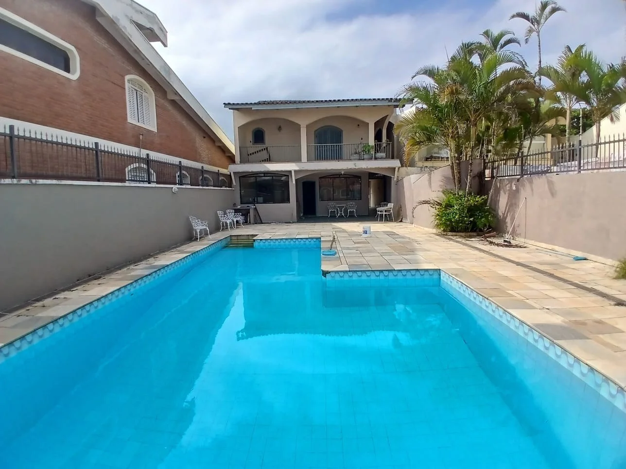 Casa com 4 dormitórios próximo à praia no bairro Cibratel 1
