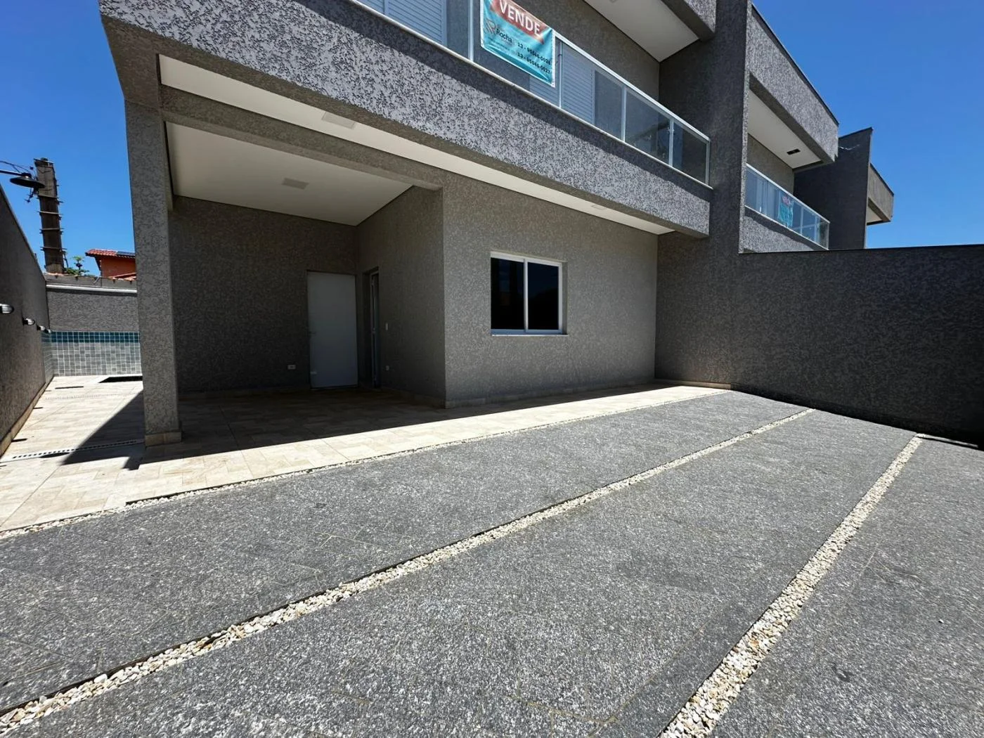 Sobrado com 3 dormitórios próximo à praia no bairro Cibratel 2